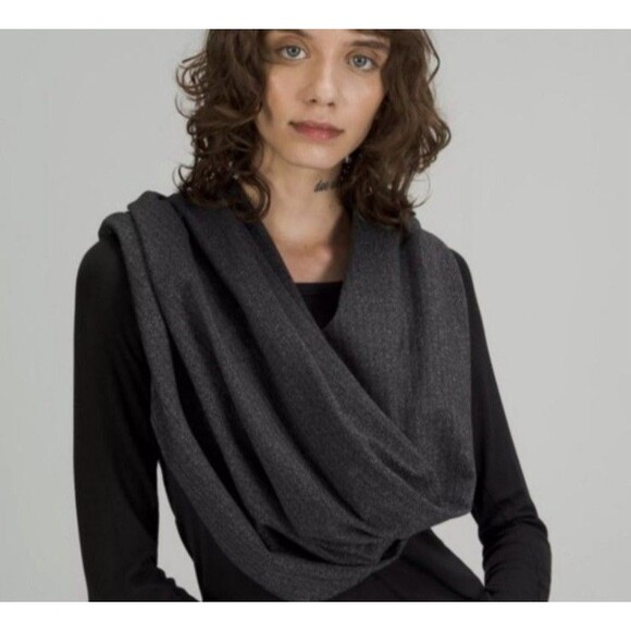 Lululemon Black Houndstooth Vinyasa Scarf Rulu Snap Wrap SO VERSATILE! - Picture 11 of 11